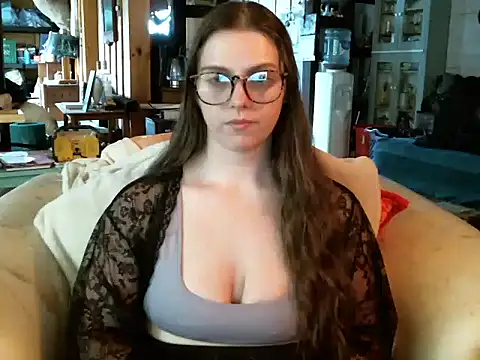 katie_kitten38's cam snapshot