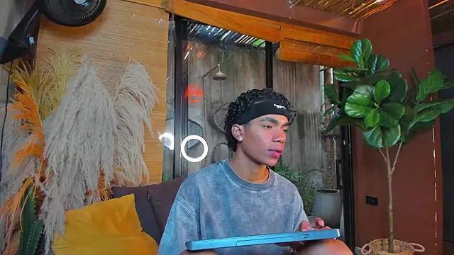 AlanCutee live sex cam