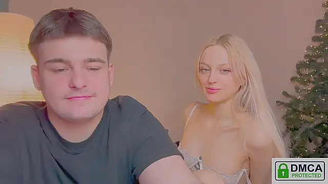 your_molly_mark_'s cam snapshot