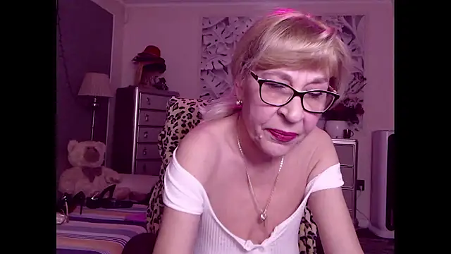 HornyMilf_555 live sex cam