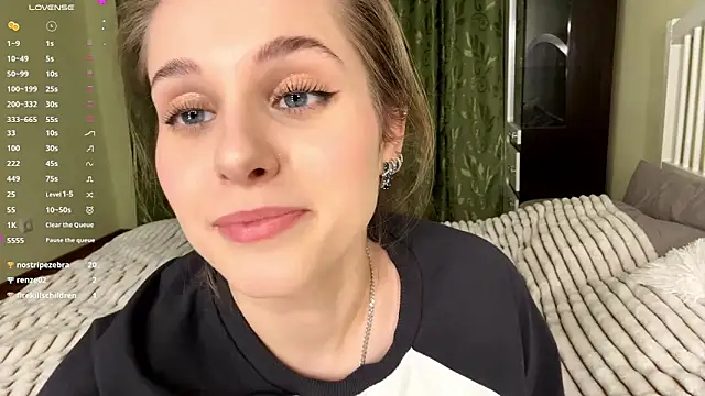 MiaBlanko's cam snapshot