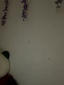 Caroline_red's cam snapshot