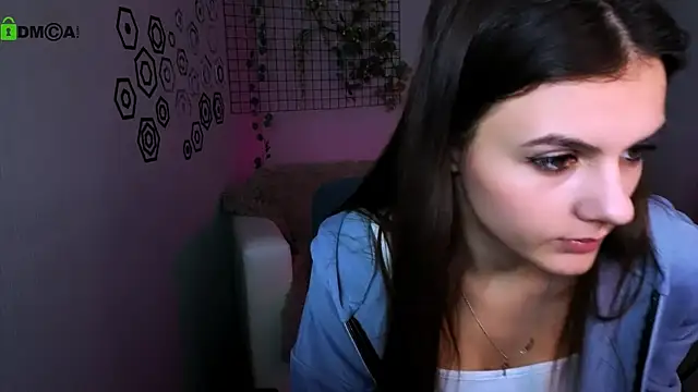 lisa_dark_'s cam snapshot