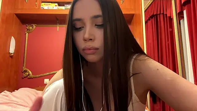 LauraMystiq's cam snapshot