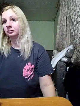 BustyBlond's cam snapshot