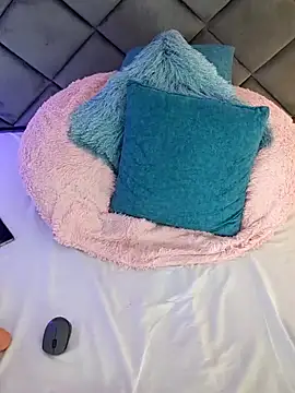 Lucia_fastcollins's cam snapshot