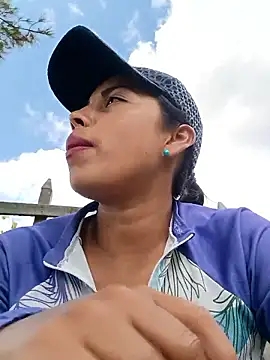 _andrea30 live sex cam