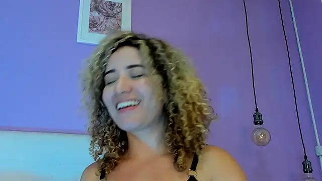 Charlotte11-11 live sex cam