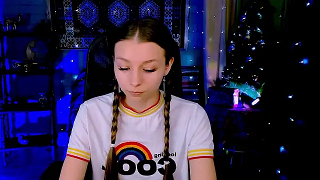 JulieDaniel's cam snapshot