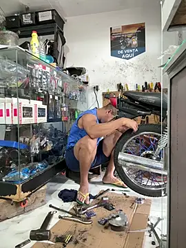 Paul22cm- live sex cam