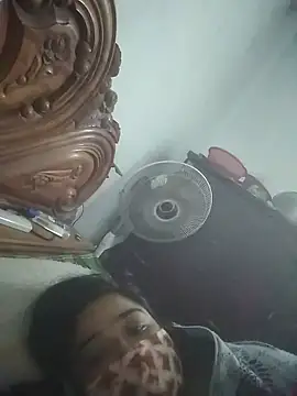 momo_loves's cam snapshot