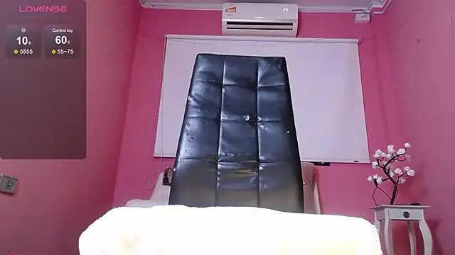 FoxySmile's cam snapshot