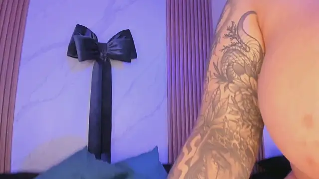 juicy_led_ live sex cam