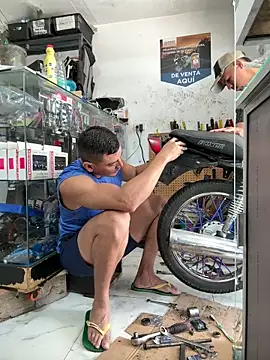 Paul22cm- live sex cam