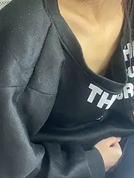 Mina048 live sex cam