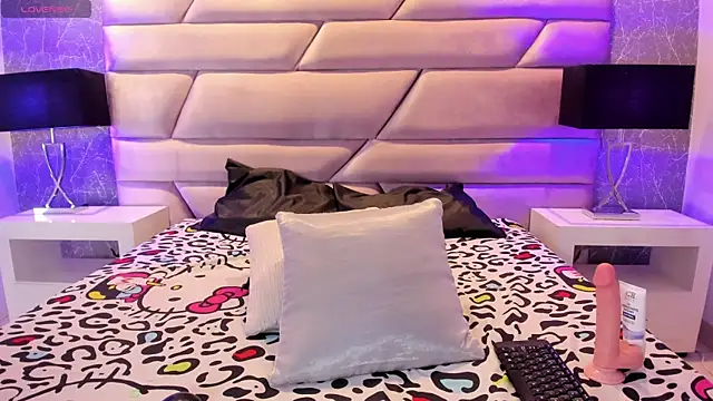 TatianaMills_'s cam snapshot