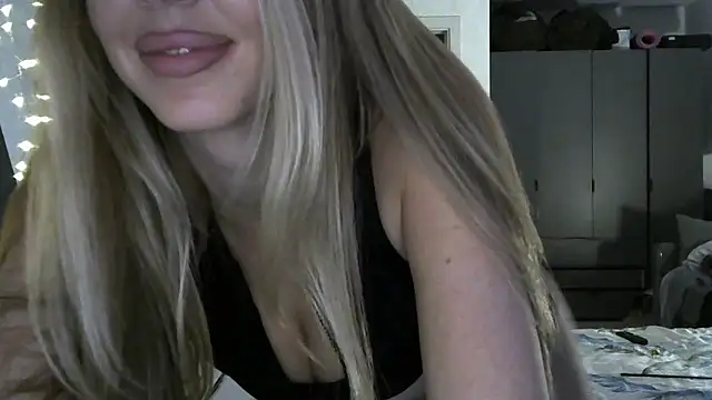 LizaSweetyq's cam snapshot