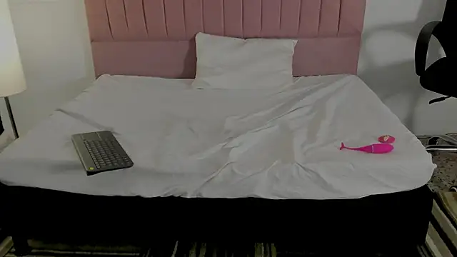 Lakshmi09's cam snapshot