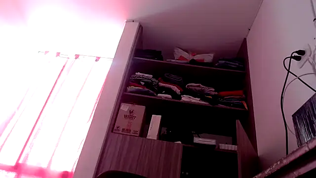 nicolle_milf1978's cam snapshot