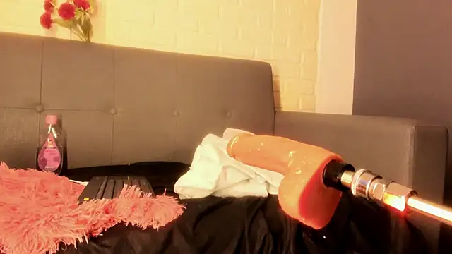 karina_gomez_18's cam snapshot