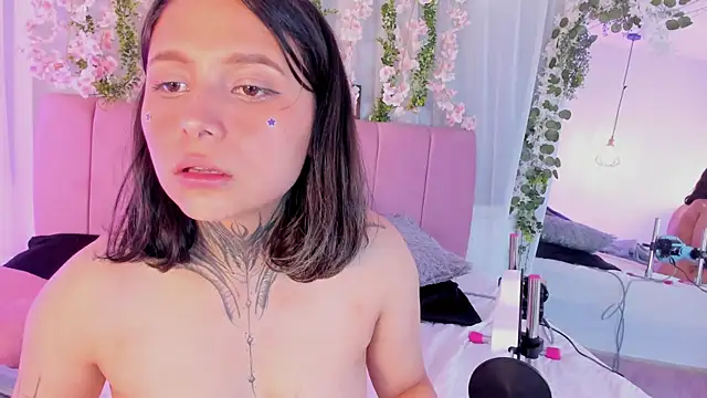 nicky_bonny18's cam snapshot