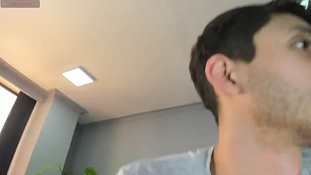 dracke_and_zara's cam snapshot