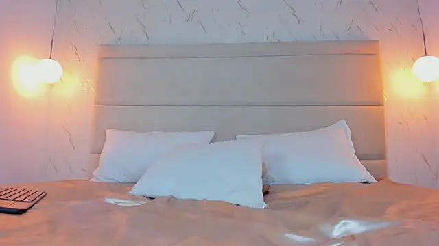 Abbie_Jons's cam snapshot