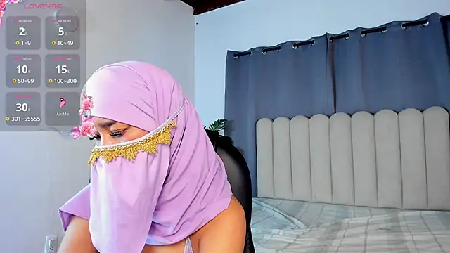 aisha_z's cam snapshot