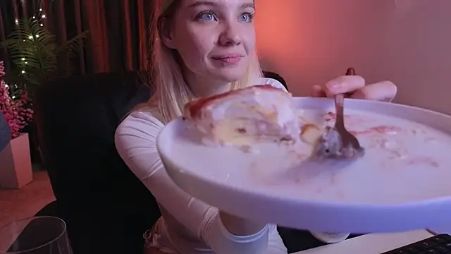 shark_attack52's cam snapshot