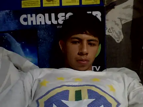 Carlos_Albert02's cam snapshot