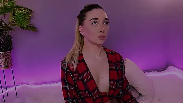 MoniquesX's cam snapshot