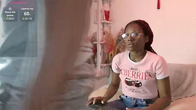 _exoticcouple69_'s cam snapshot