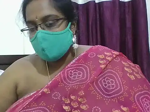 hootypriya's cam snapshot