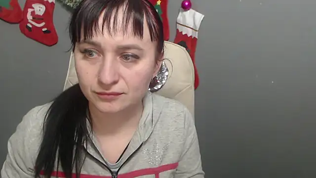 NinaFlawlees live sex cam