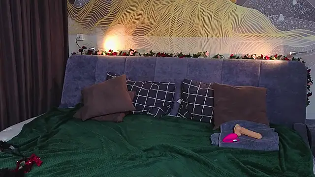 GiannaSky live sex cam