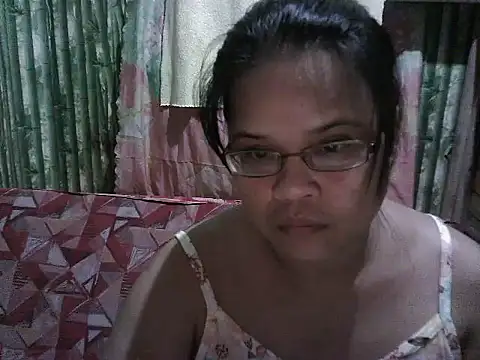 Hotty_babe23's cam snapshot