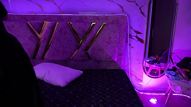 mia_collinxx's cam snapshot