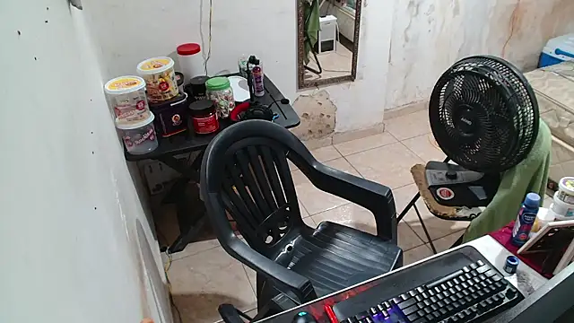 Leonino231 live sex cam