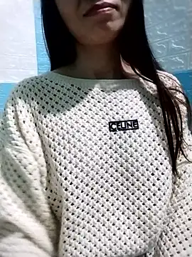 Donatella28 live sex cam