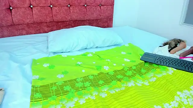 mishell_lovely live sex cam