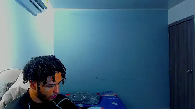 Kris_Khalifa69 live sex cam