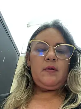 Lucy_Milf_474 live sex cam