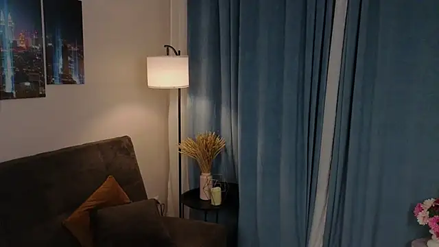 MowasaBritten live sex cam