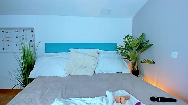 Hottie_miaa's cam snapshot