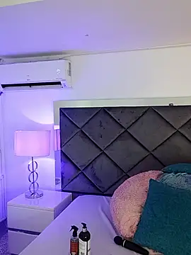 Lucia_fastcollins's cam snapshot