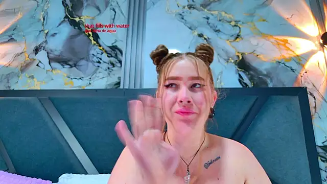 NathaxaLeans live sex cam