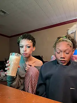 jojosbizarrelyf's cam snapshot