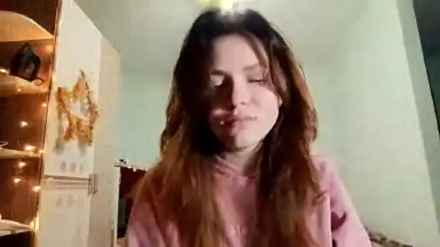 RedheadCuti live sex cam