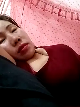 Reema_143 live sex cam