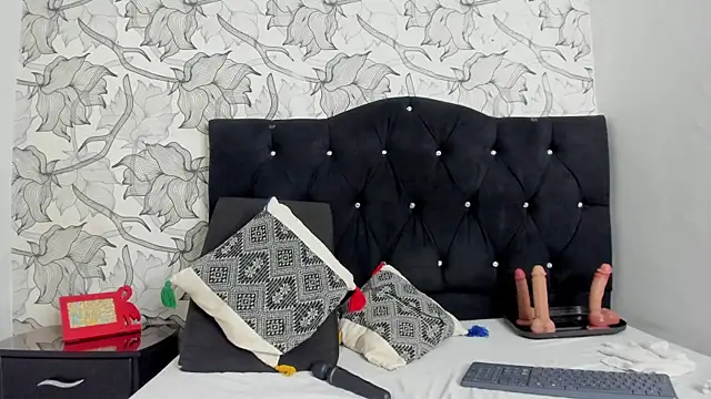 Keira_Lennox live sex cam